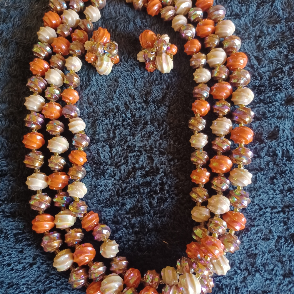Source Unknown Vibrant Orange and Cream Beaded Necklace Set